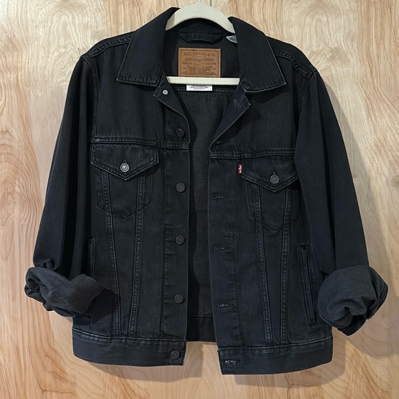 Levi’s Relaxed Fit Trucker Jacket - Picture 1 of 4